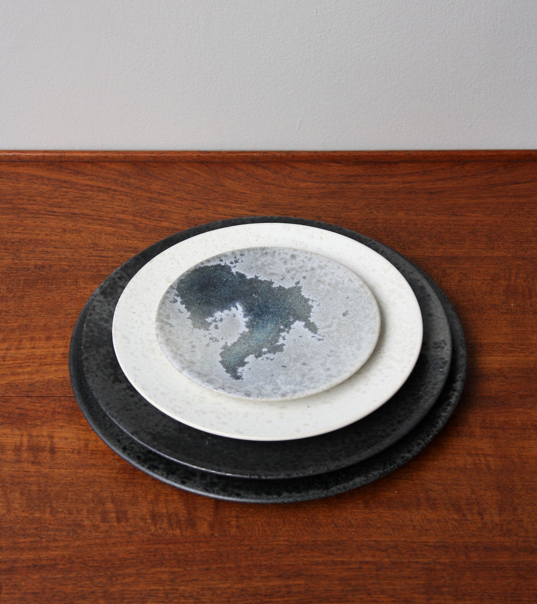 Extra Large Flat Plate Black Glaze Kasper Würtz - Image 6
