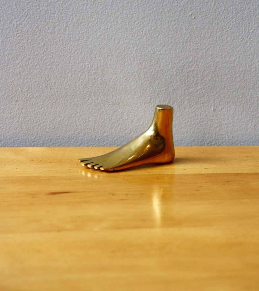 Foot Paperweight  Carl Auböck  - Image 1