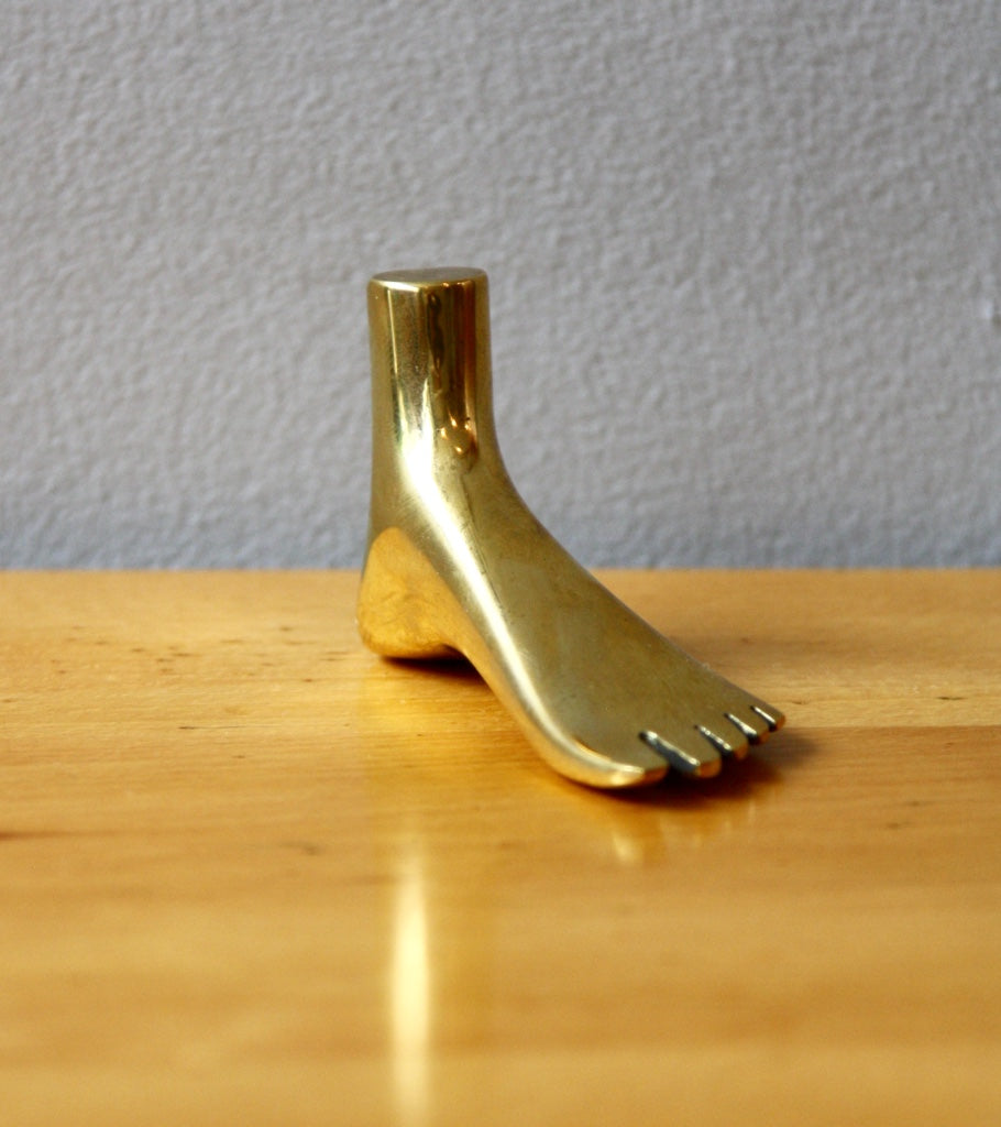 Foot Paperweight  Carl Auböck  - Image 3