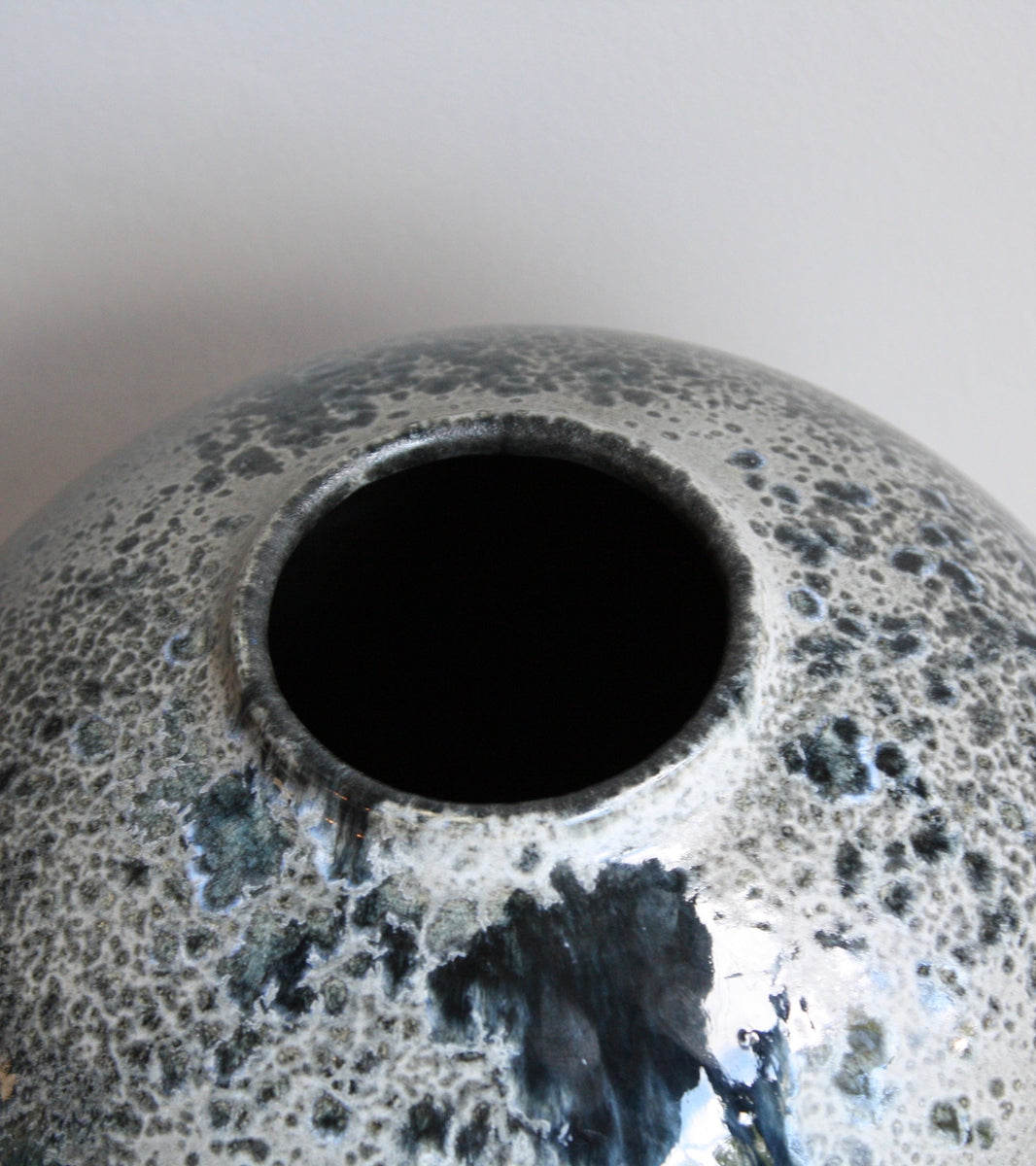 Huge One Off Rotund VaseBlack Glaze  Kasper Würtz - Image 3