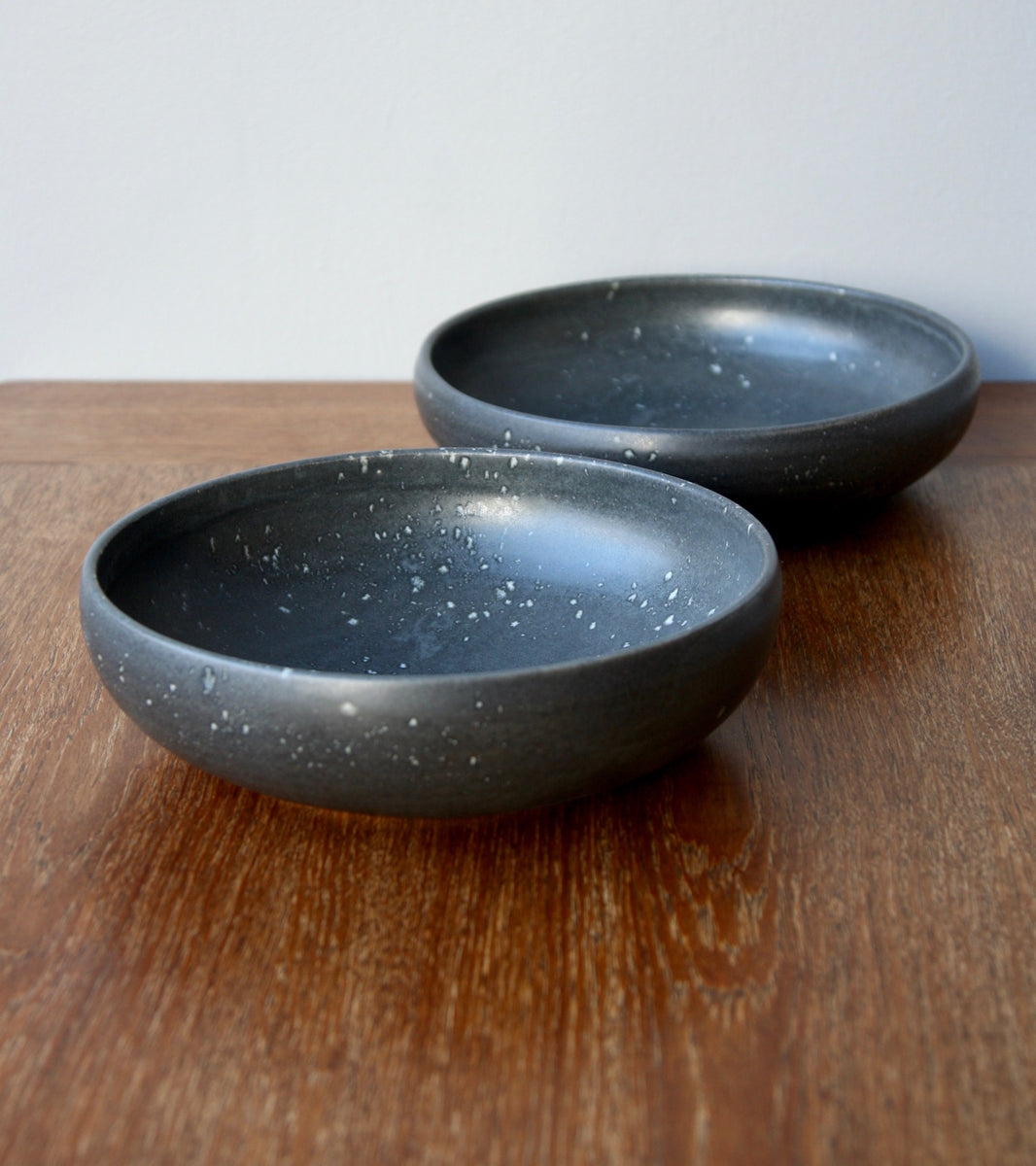 Large Shallow Bowl 13Black & White Glaze Kasper Würtz - Image 2