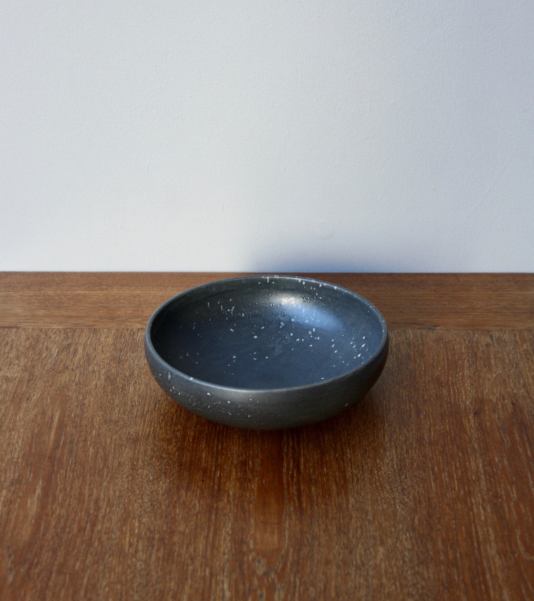 Large Shallow Bowl 13Black & White Glaze Kasper Würtz - Image 7