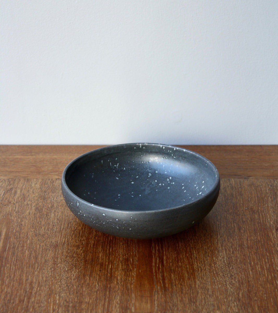 Large Shallow Bowl 13Black & White Glaze Kasper Würtz - Image 8
