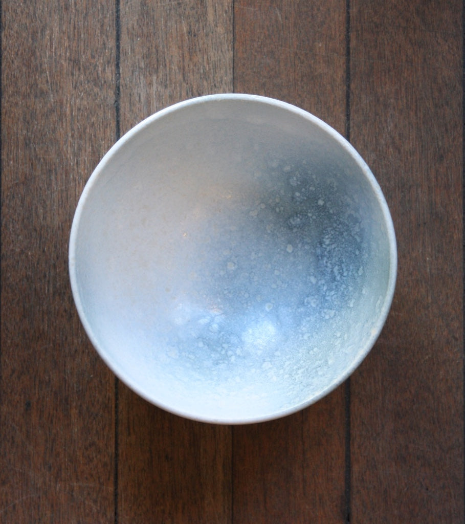 Medium Deep Bowl 10White & Blue Glaze Kasper Würtz - Image 6