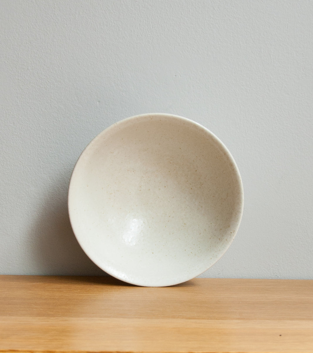 Medium Flat Out Bowl White Glaze Kasper Würtz - Image 5