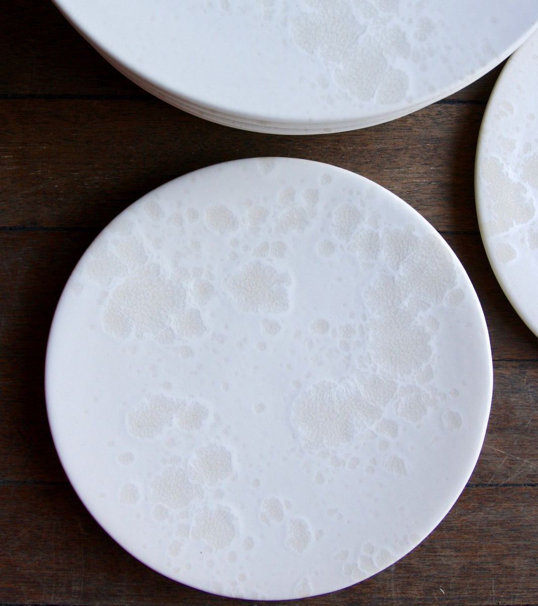 Medium Flat Plate 5Ivory White Glaze Kasper Würtz - Image 1