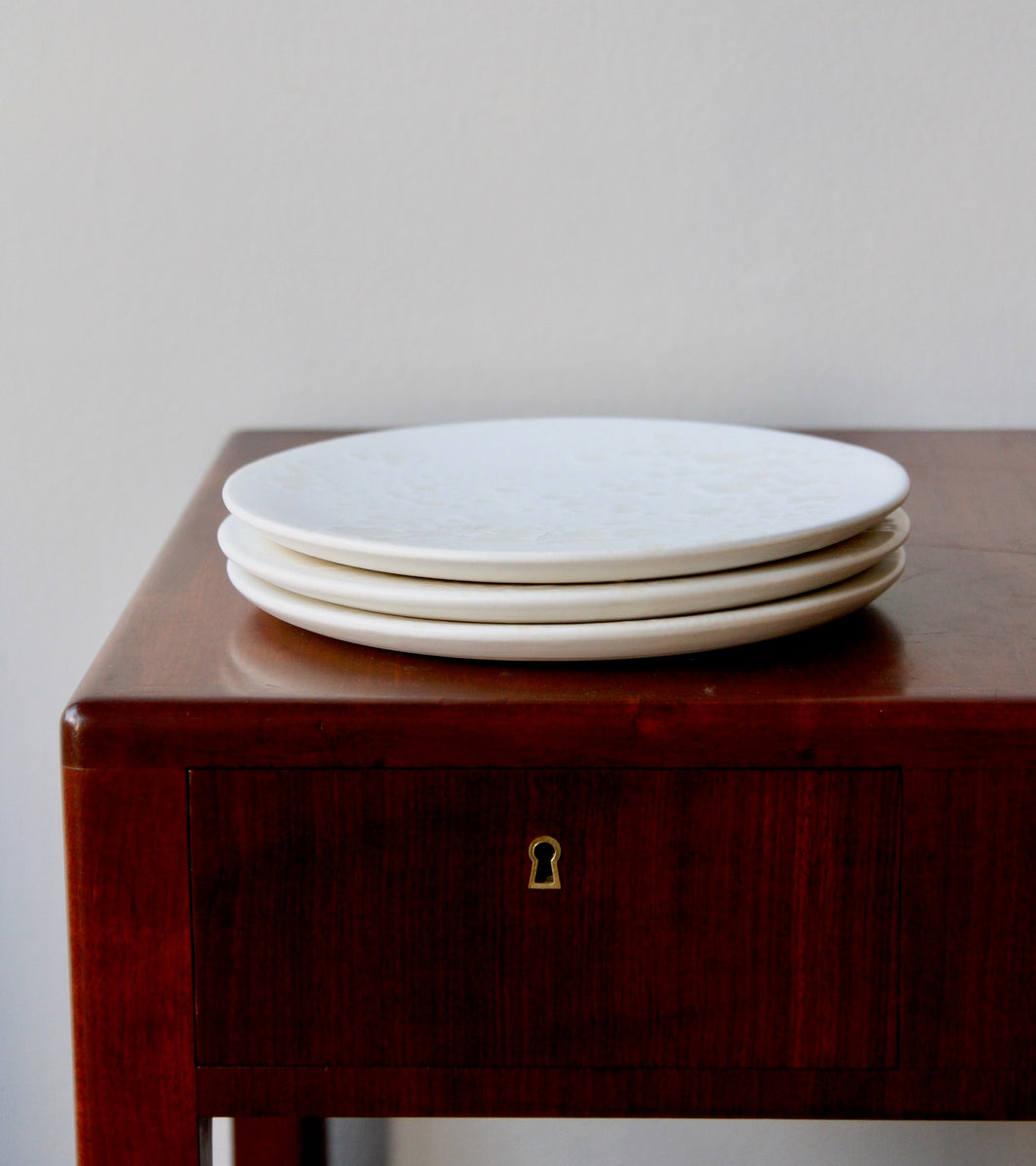 Medium Flat Plate 5Ivory White Glaze Kasper Würtz - Image 3
