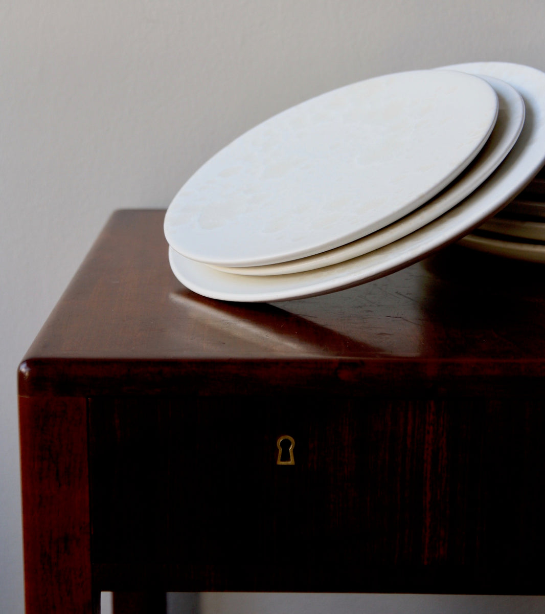 Medium Flat Plate 5Ivory White Glaze Kasper Würtz - Image 6