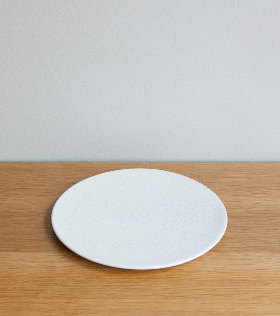 Medium Flat Plate 5White Glaze Kasper Würtz - Image 1