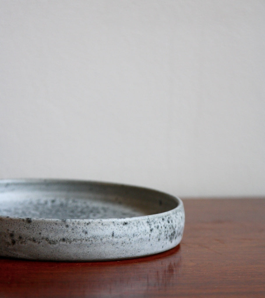 Medium Rimmed Plate 4Grey Glaze Kapser Würtz - Image 3