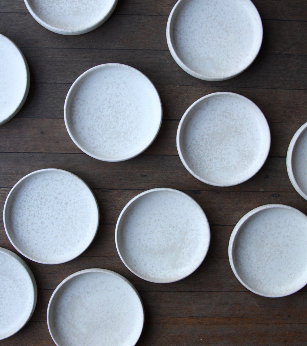 Medium Rimmed Plate 4White Glaze Kasper Würtz - Image 9