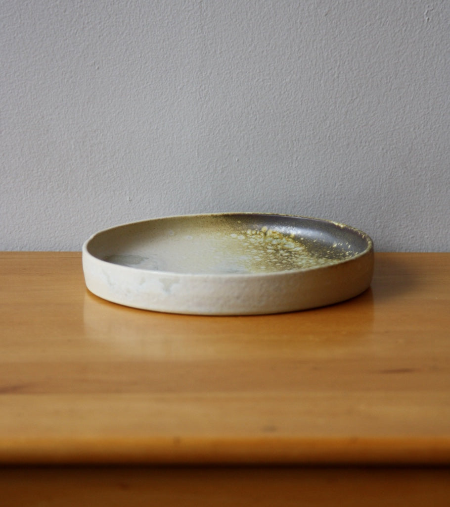 Medium Rimmed Plate 4White & Yellow Glaze Kapser Würtz - Image 2