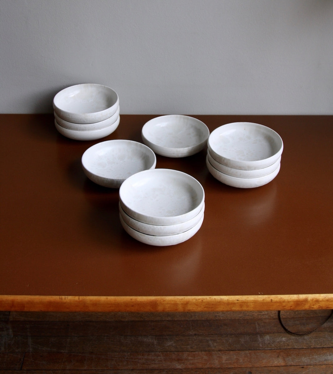 Medium Shallow Bowl 8 Ivory White Glaze Kasper Würtz - Image 3