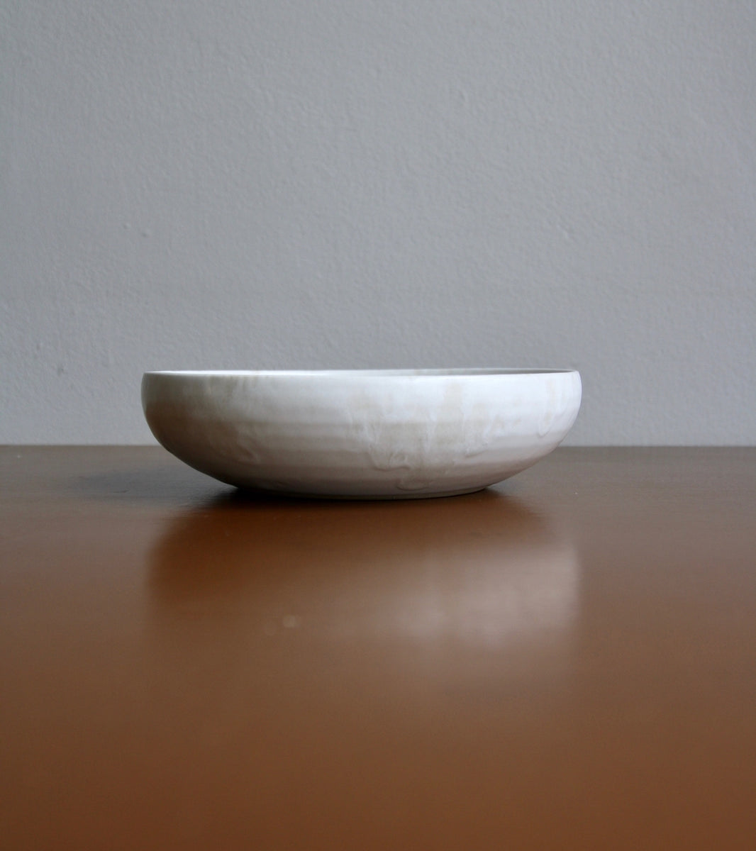 Medium Shallow Bowl 8 Ivory White Glaze Kasper Würtz - Image 4