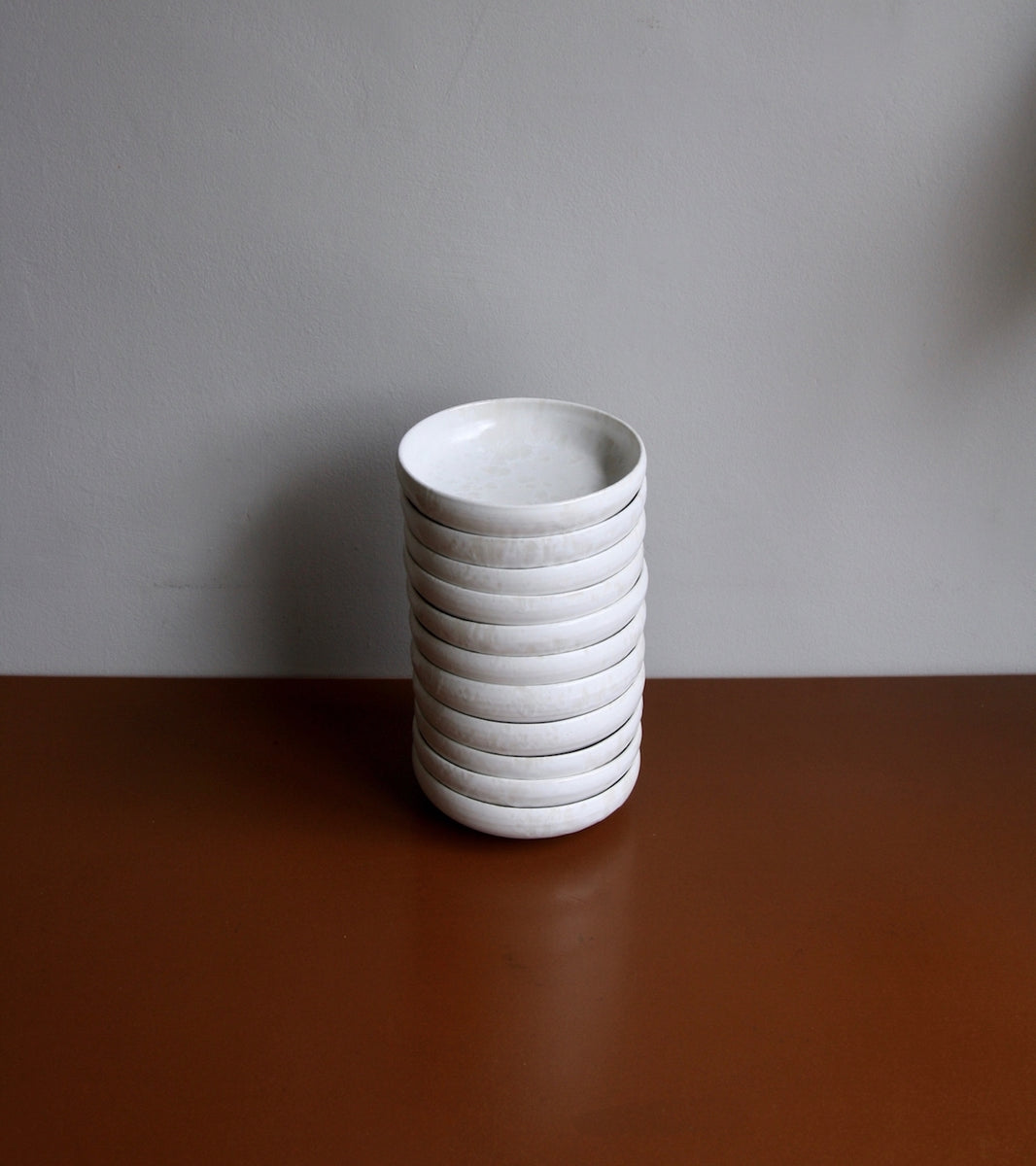 Medium Shallow Bowl 8 Ivory White Glaze Kasper Würtz - Image 9