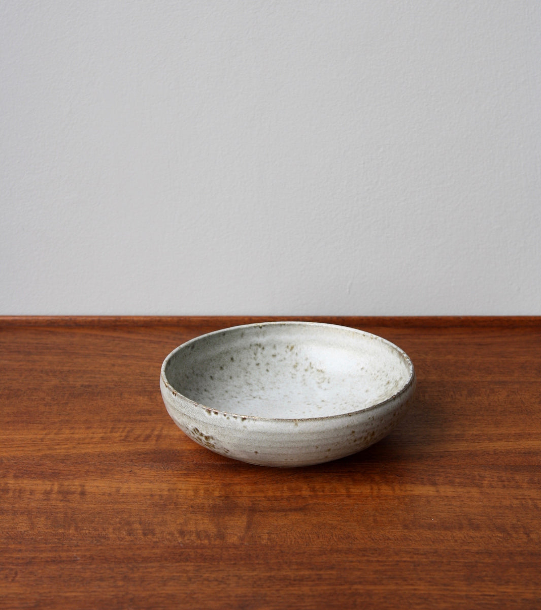Medium Shallow Bowl 8White & Brown Glaze Kasper Würtz - Image 11