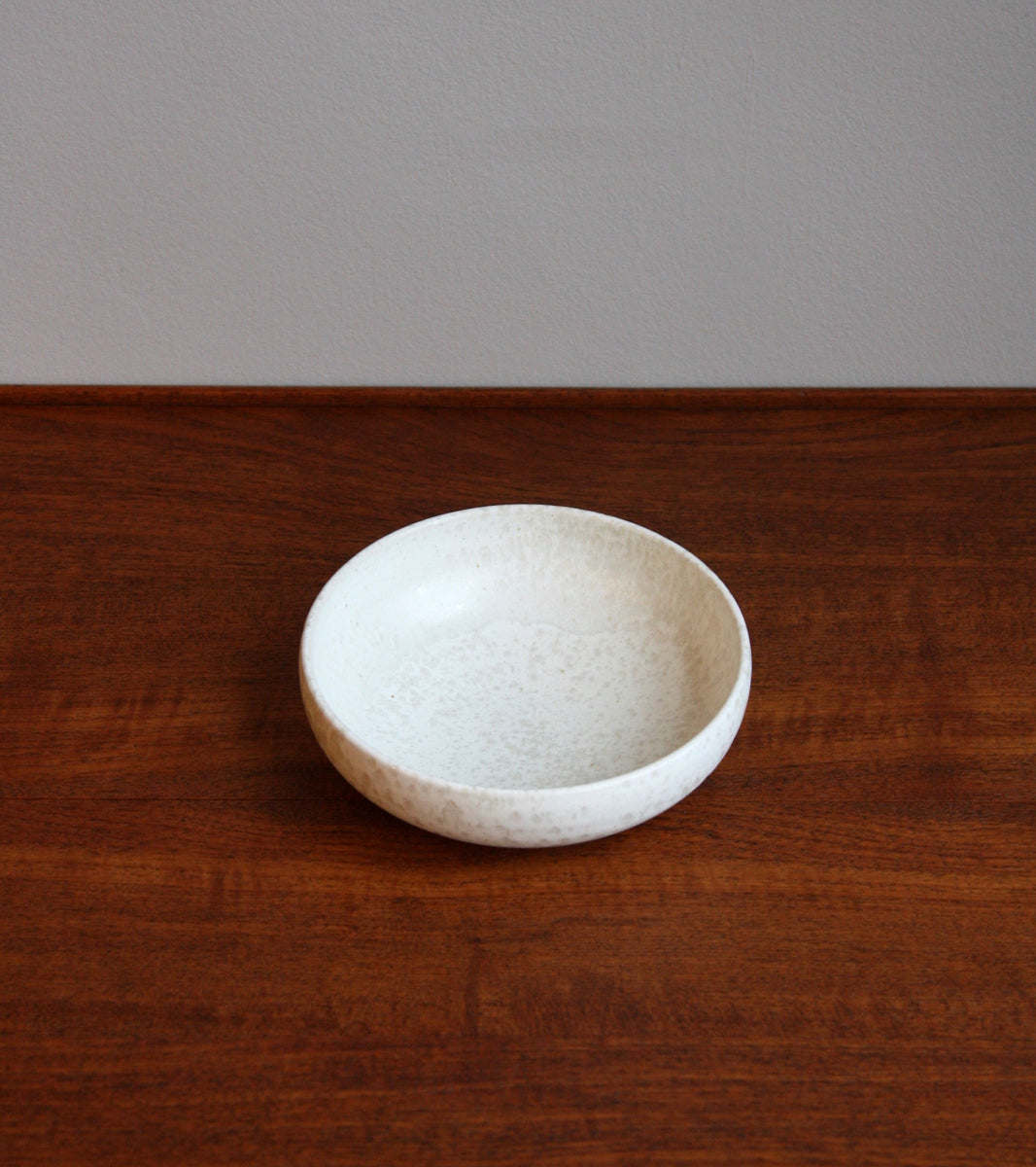 Medium Shallow Bowl 8 White Glaze Kasper Würtz - Image 1
