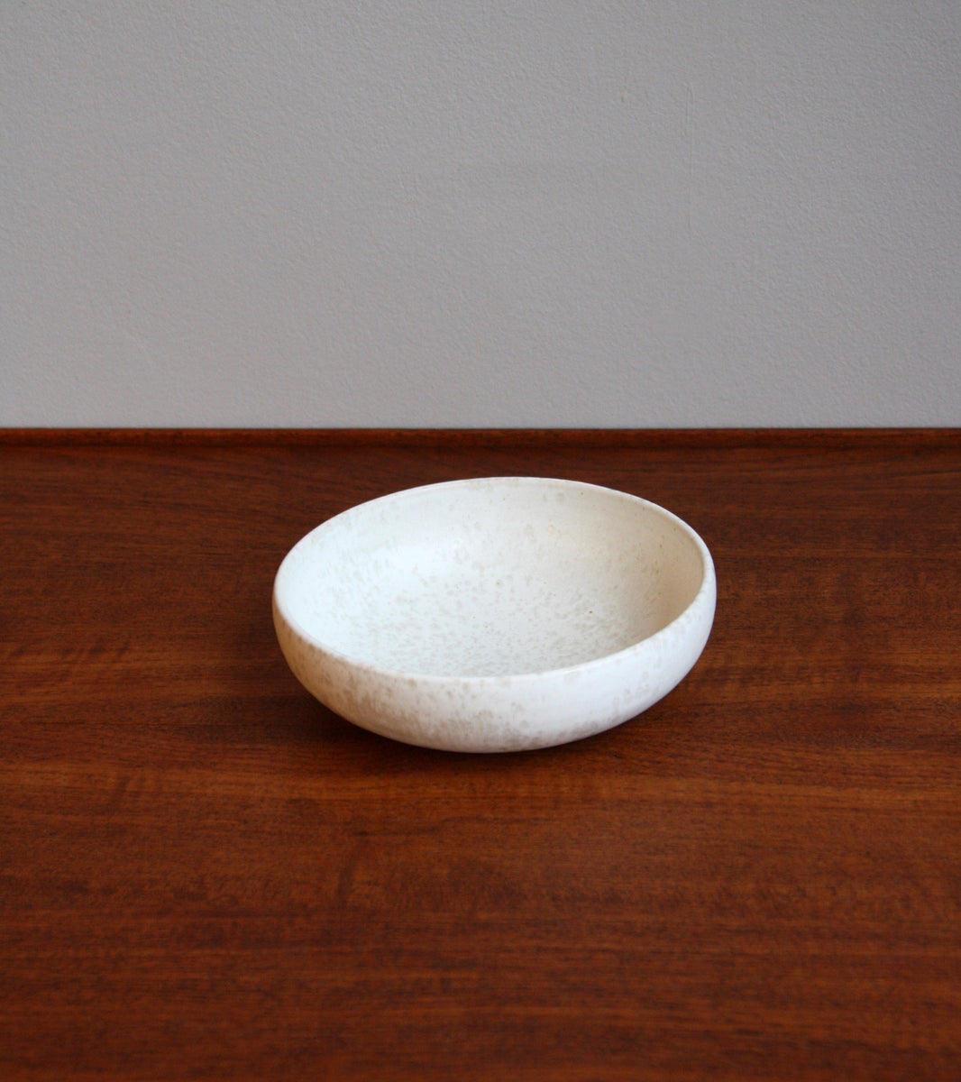 Medium Shallow Bowl 8 White Glaze Kasper Würtz - Image 8