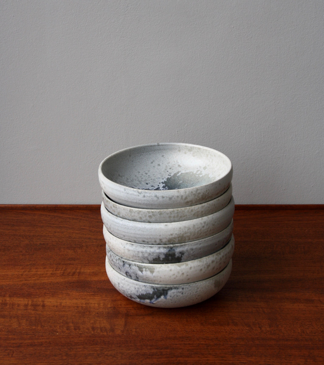 Medium Shallow Bowl 8White & Soft Blue Glaze Kasper Würtz - Image 2