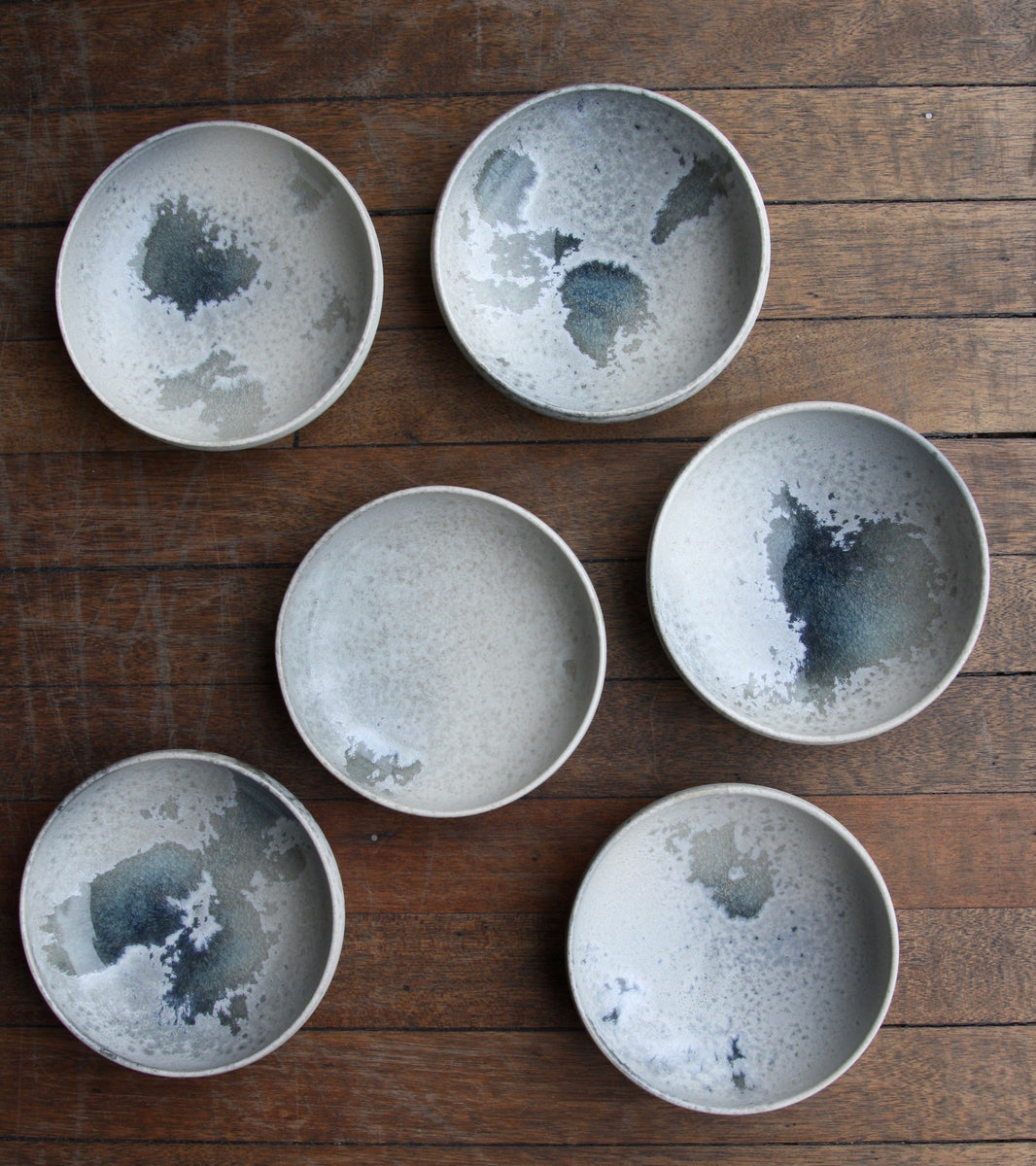 Medium Shallow Bowl 8White & Soft Blue Glaze Kasper Würtz - Image 8