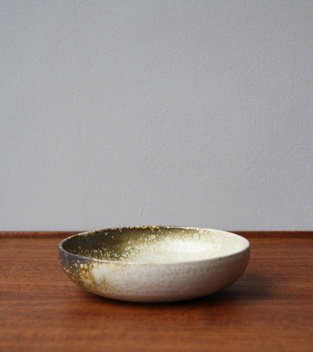 Medium Shallow Bowl 8White & Yellow Glaze Kasper Würtz - Image 11