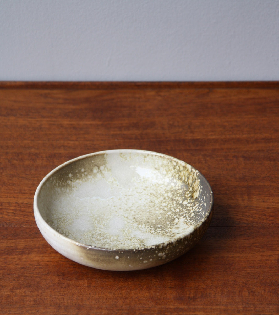 Medium Shallow Bowl 8White & Yellow Glaze Kasper Würtz - Image 2