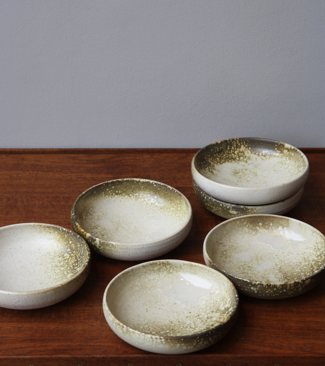 Medium Shallow Bowl 8White & Yellow Glaze Kasper Würtz - Image 6
