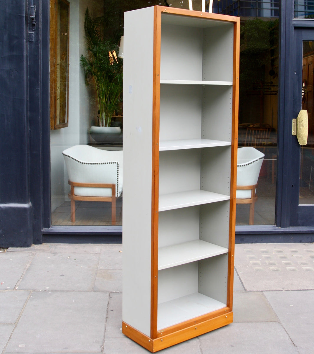 Narrow Bookcase Børge Mogensen & Grete Meyer - made in denmark Quality Danish Modern Beautiful Handmade Danish Design Architect Designed Simple Built for the future Storage original 