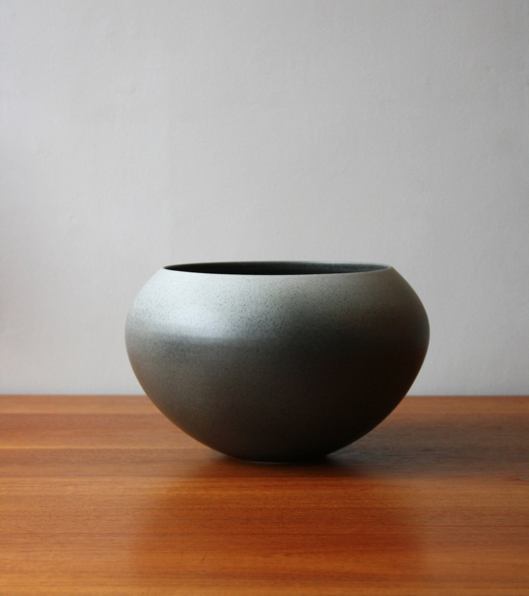 One Off Onion Shaped PlanterGradient Grey Glaze Kasper Würtz - Image 2