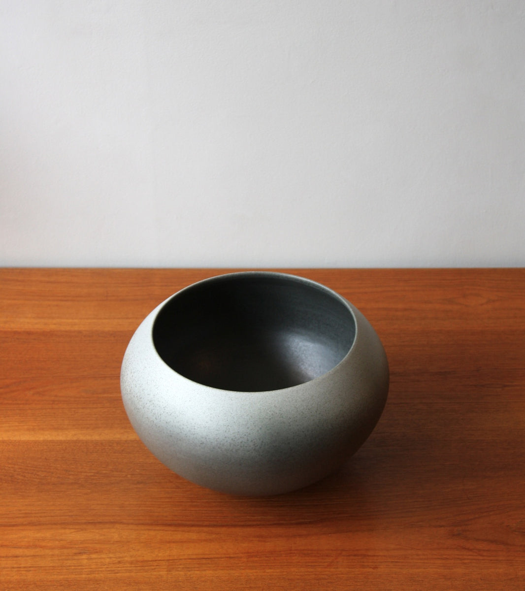 One Off Onion Shaped PlanterGradient Grey Glaze Kasper Würtz - Image 5