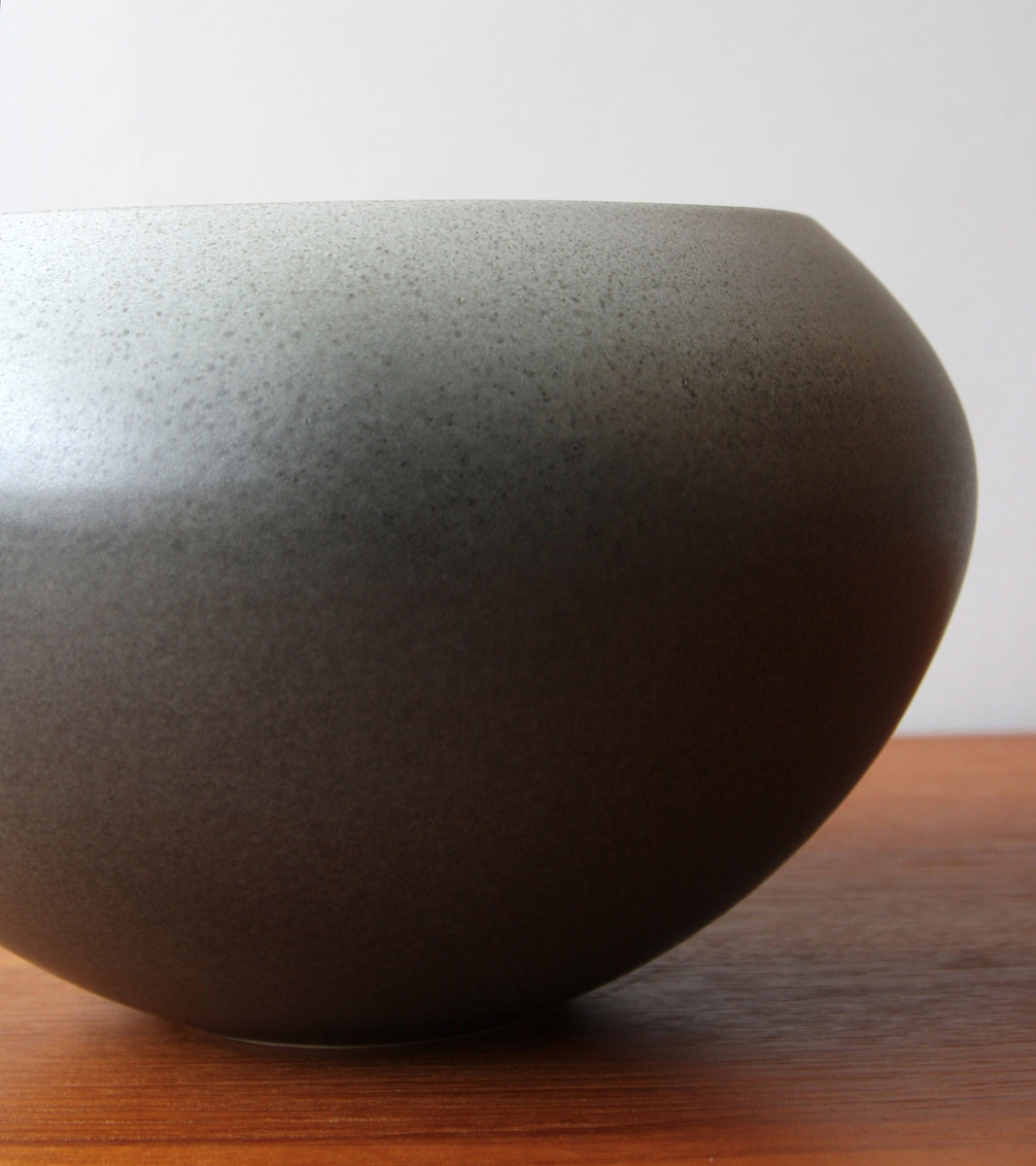 One Off Onion Shaped PlanterGradient Grey Glaze Kasper Würtz - Image 6