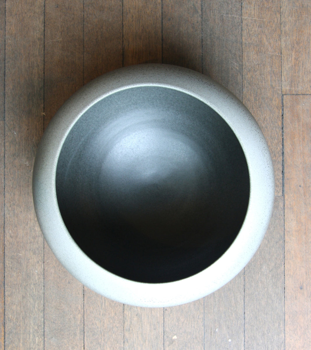 One Off Onion Shaped PlanterGradient Grey Glaze Kasper Würtz - Image 8