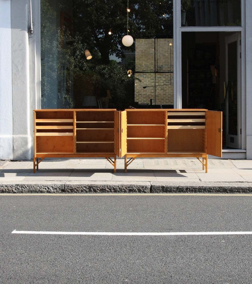 Pair of Oak 232 Cabinets Børge Mogensen - Image 2