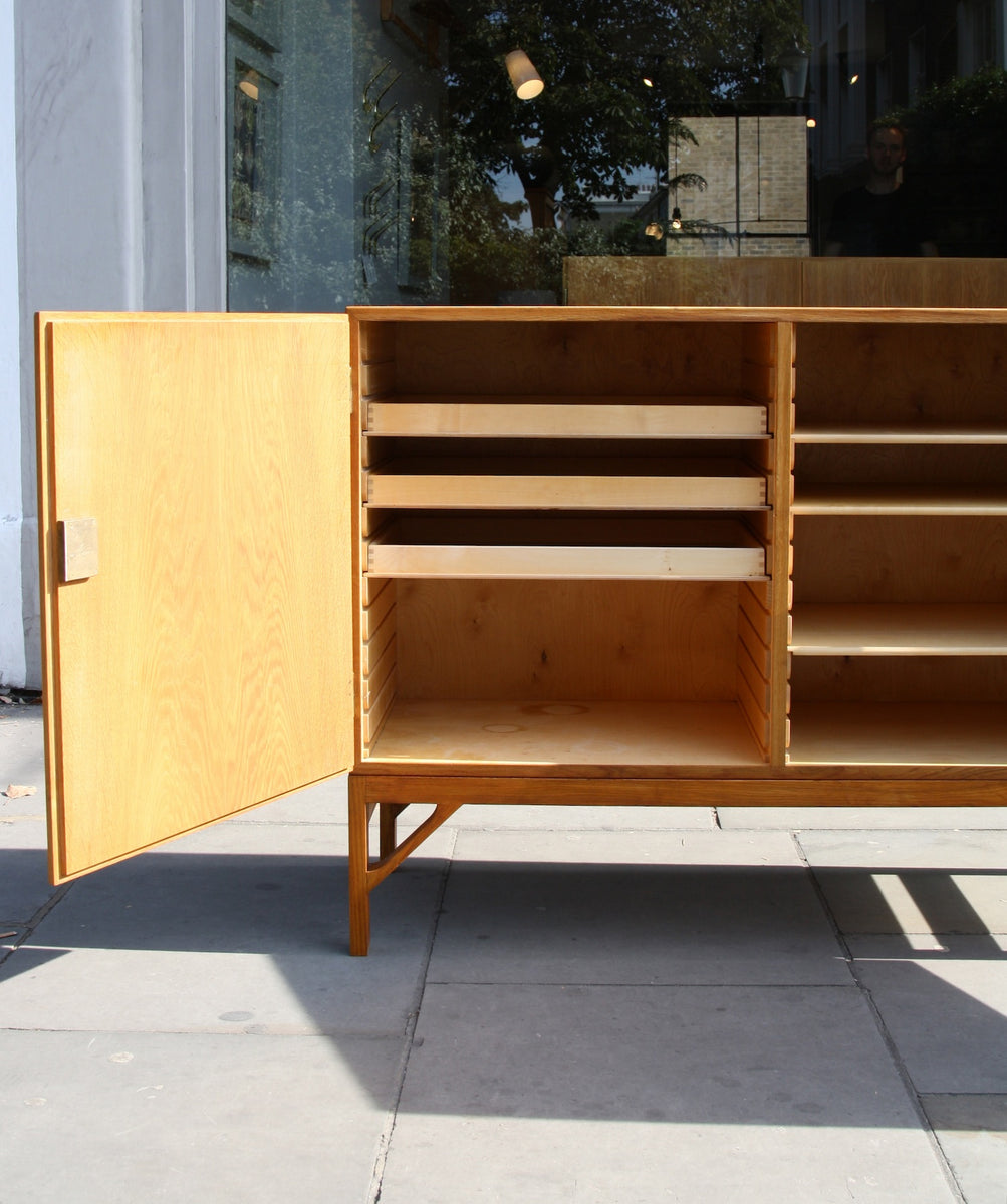 Pair of Oak 232 Cabinets Børge Mogensen - Image 4