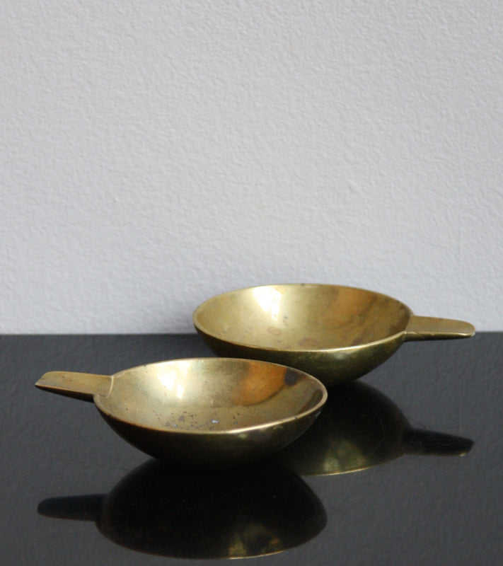 Pair of Small Brass Ashtrays Carl Auböck  - Image 2