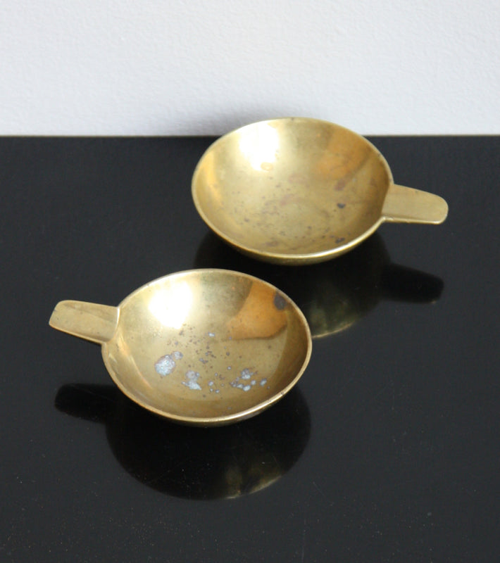 Pair of Small Brass Ashtrays Carl Auböck  - Image 3