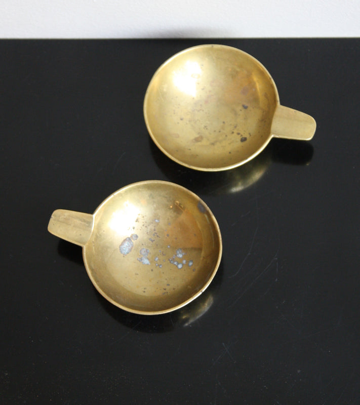 Pair of Small Brass Ashtrays Carl Auböck  - Image 4