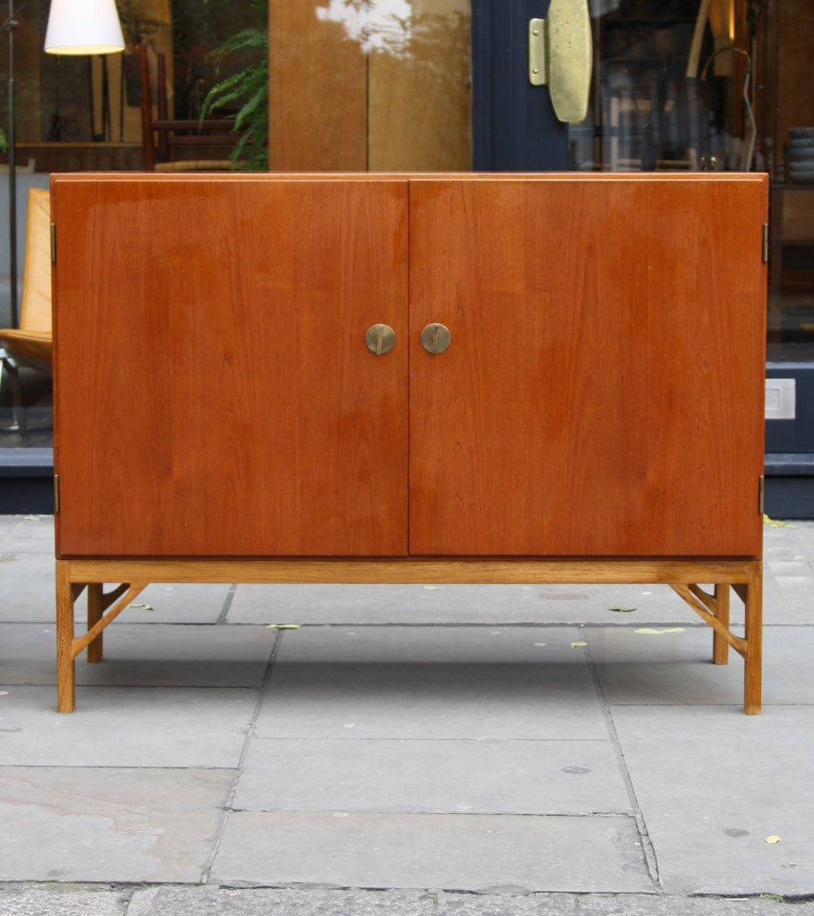 Pair of Teak 232 Cabinets Børge Mogensen - Image 8