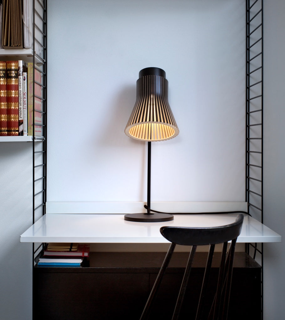 Petite 4620 Black Nordic minimalistic table light   