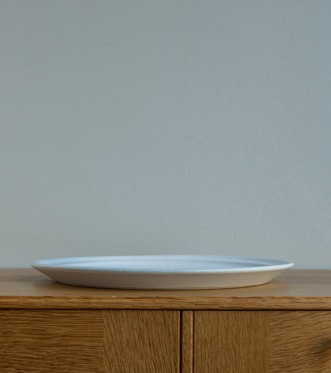 Rimmed 'Noma' Plate White & Blue Glaze Kasper Würtz - Image 4