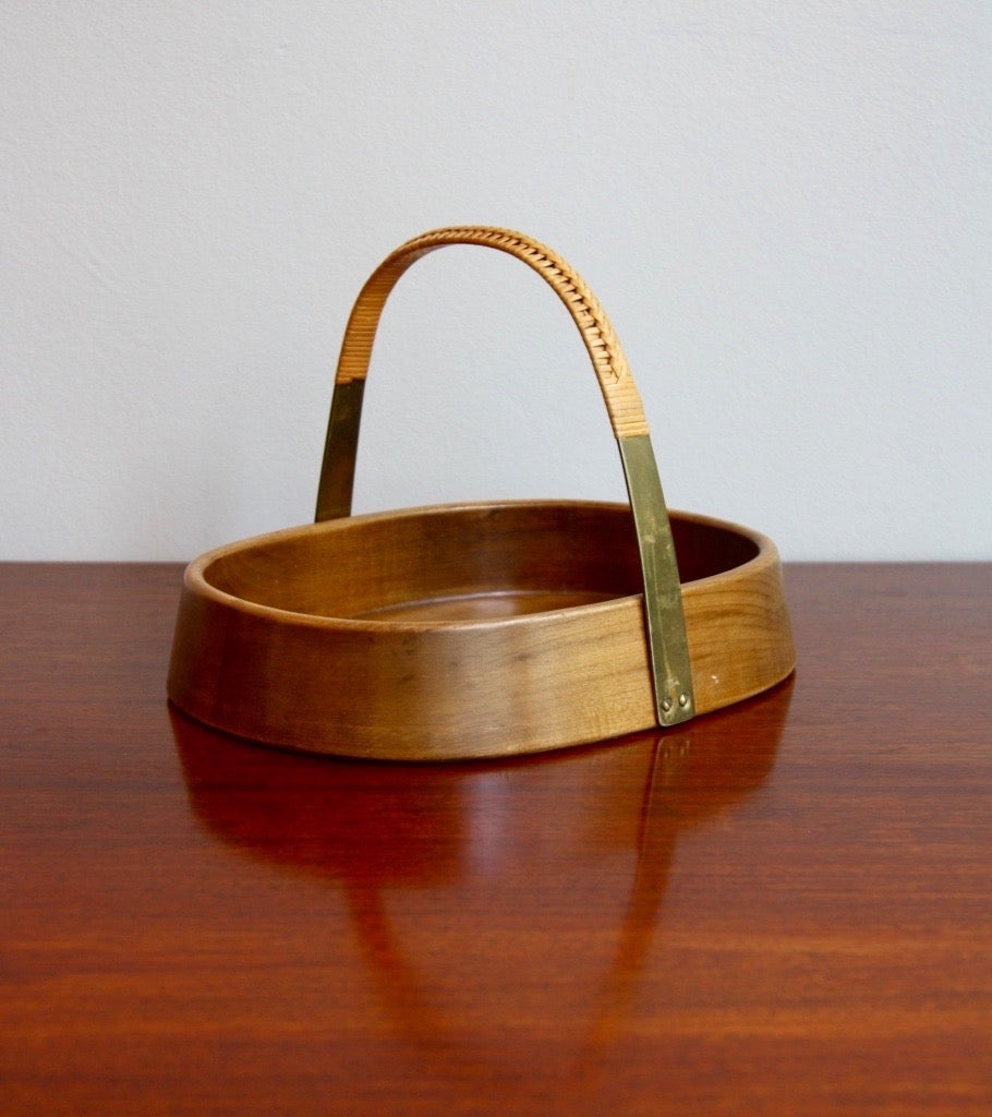 Round Walnut Carrier Carl Auböck - Image 1