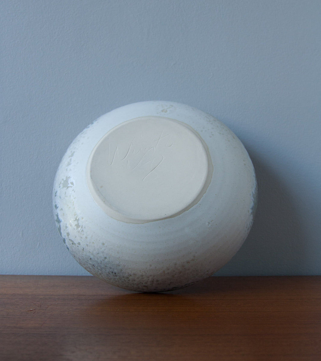 Serving Bowl 14White and Soft Blue Glaze Kasper Würtz - Image 8