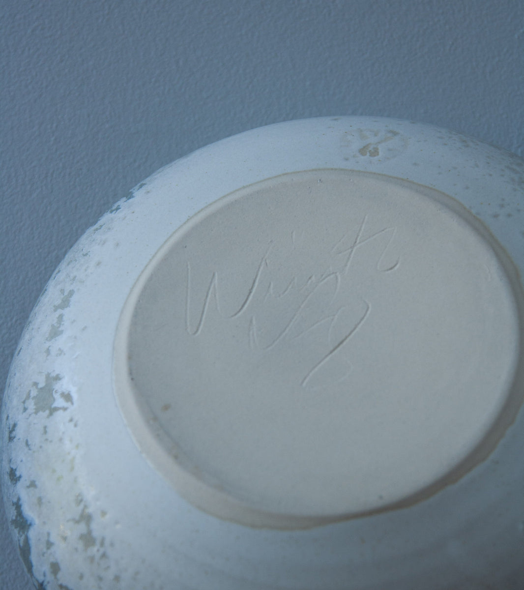 Serving Bowl 14White and Soft Blue Glaze Kasper Würtz - Image 9