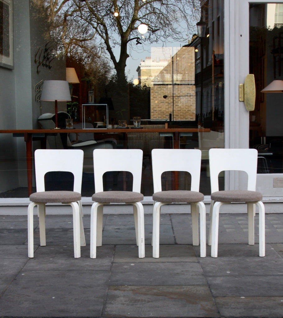 Set of Four Dining Chairs Alvar Aalto  - Image 2