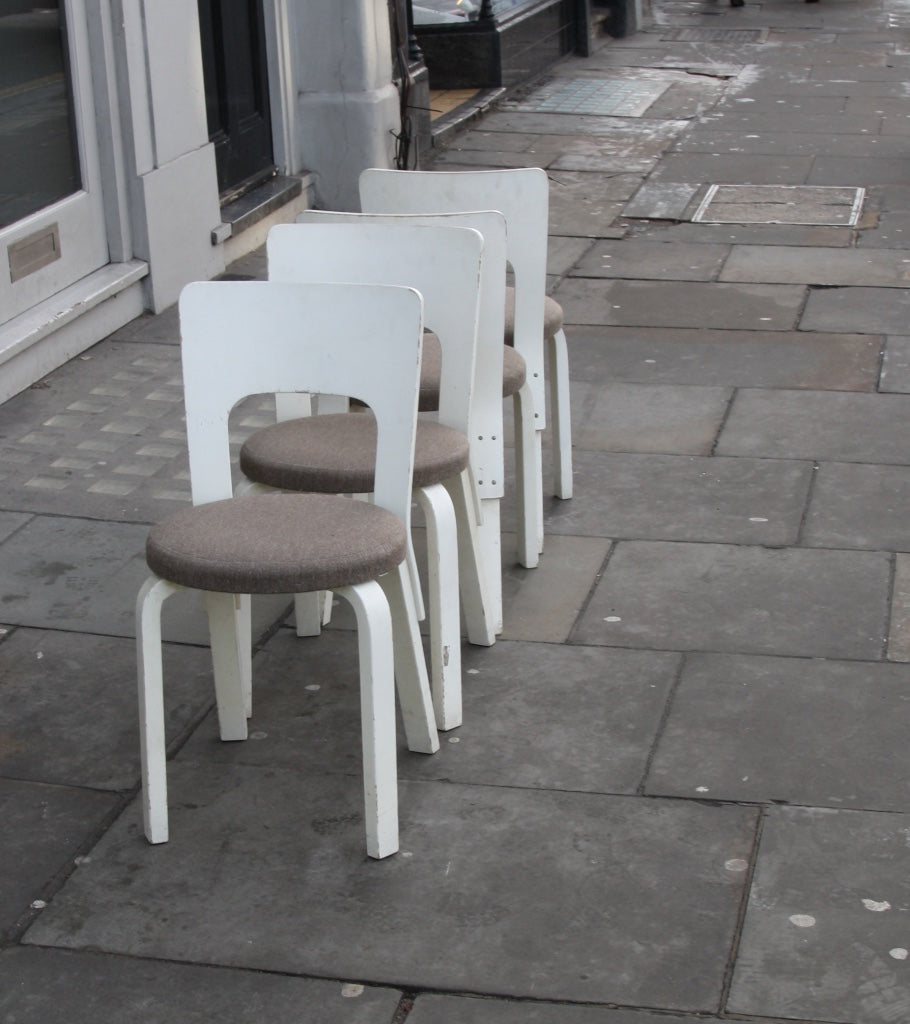 Set of Four Dining Chairs Alvar Aalto  - Image 4