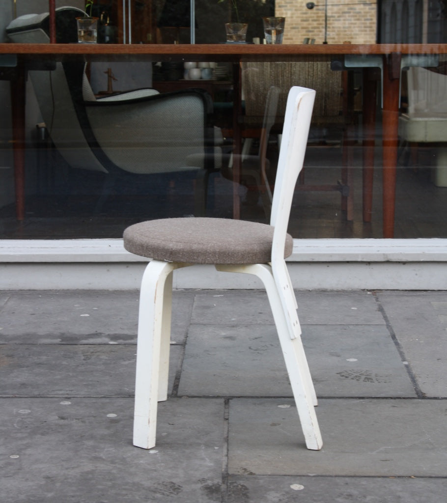 Set of Four Dining Chairs Alvar Aalto  - Image 9