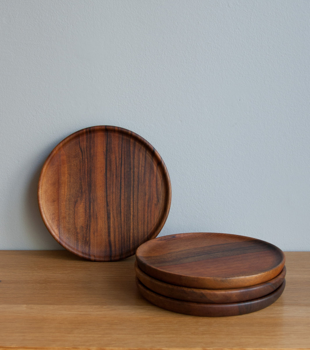 Set of Four Walnut Plates Carl Auböck - Image 1