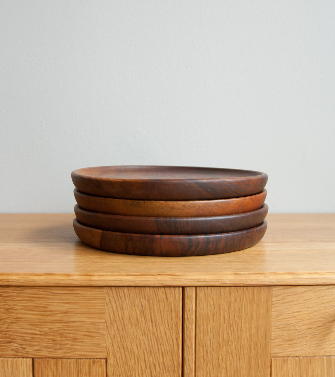 Set of Four Walnut Plates Carl Auböck - Image 9