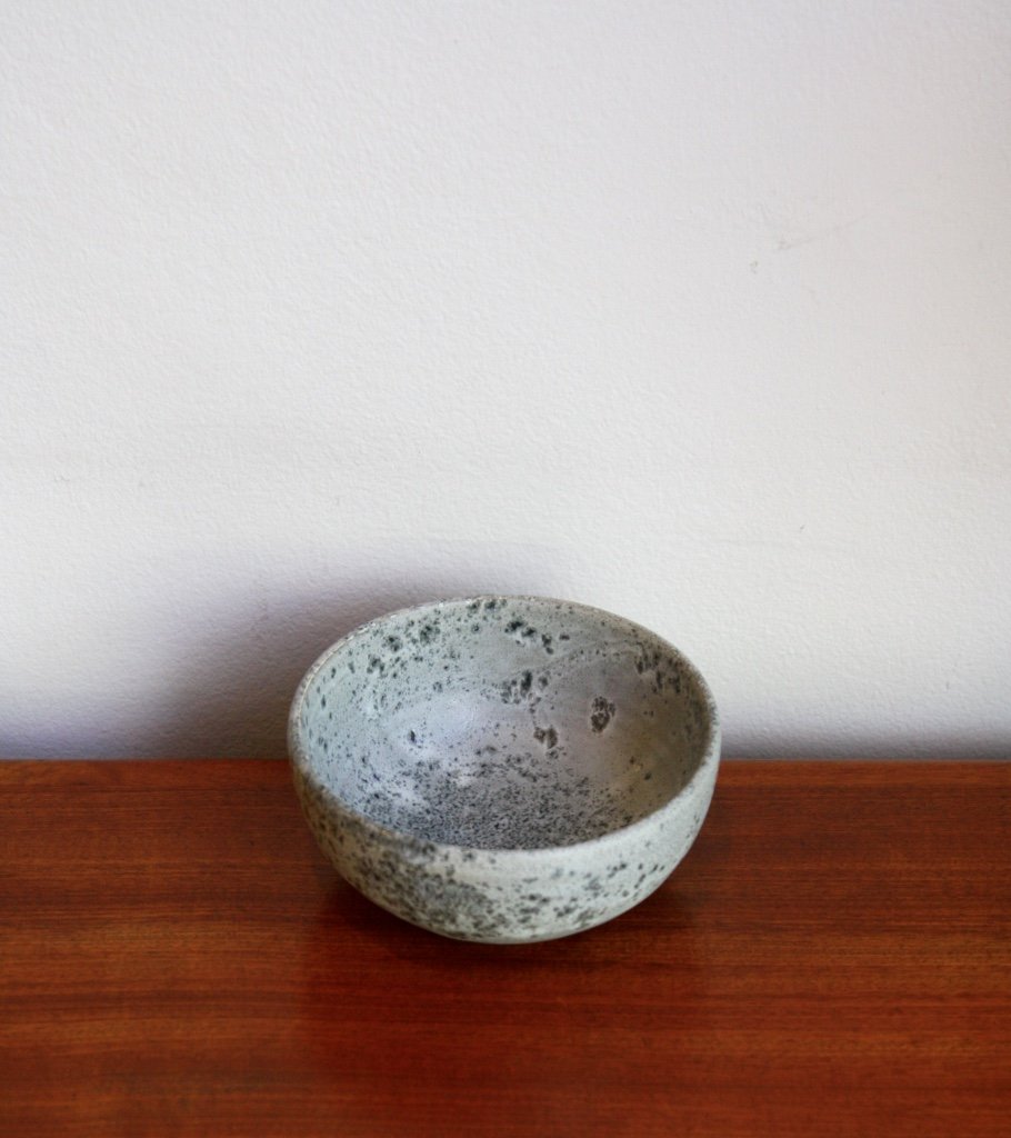Small Bowl / Grey / Shape #7, Glaze G