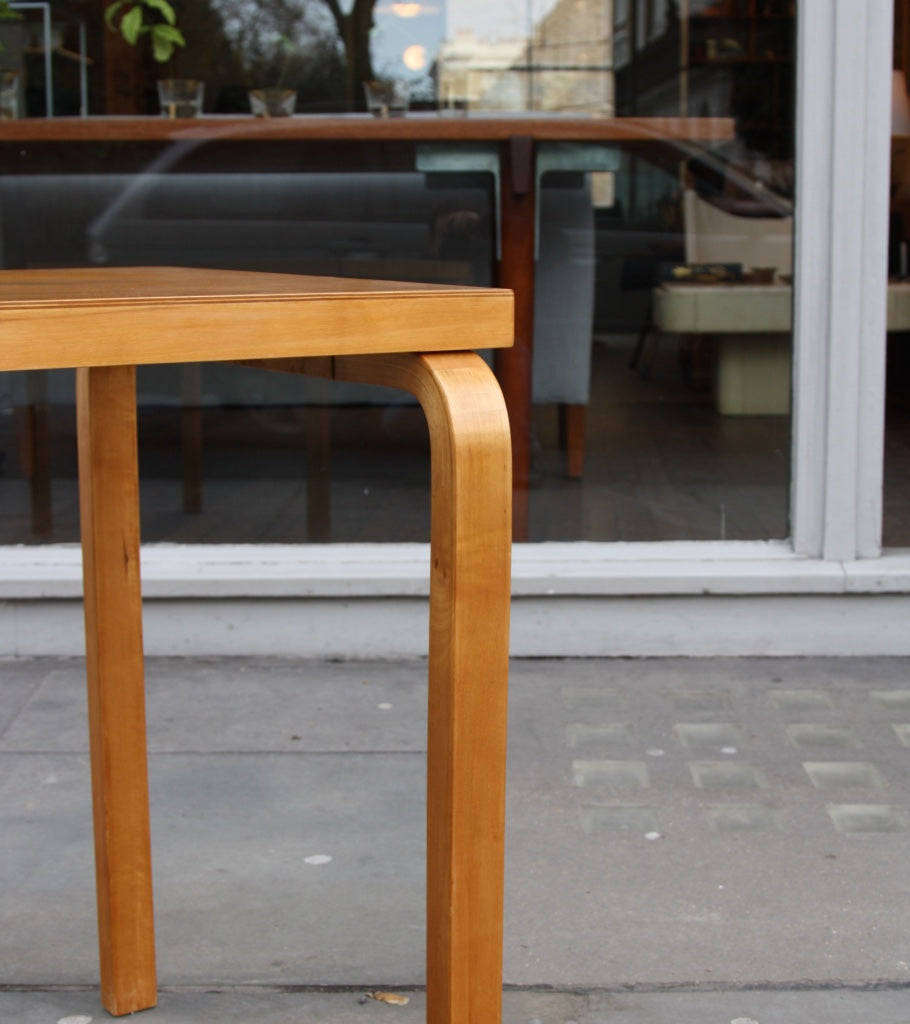 Small Desk Alvar Aalto - Image 4